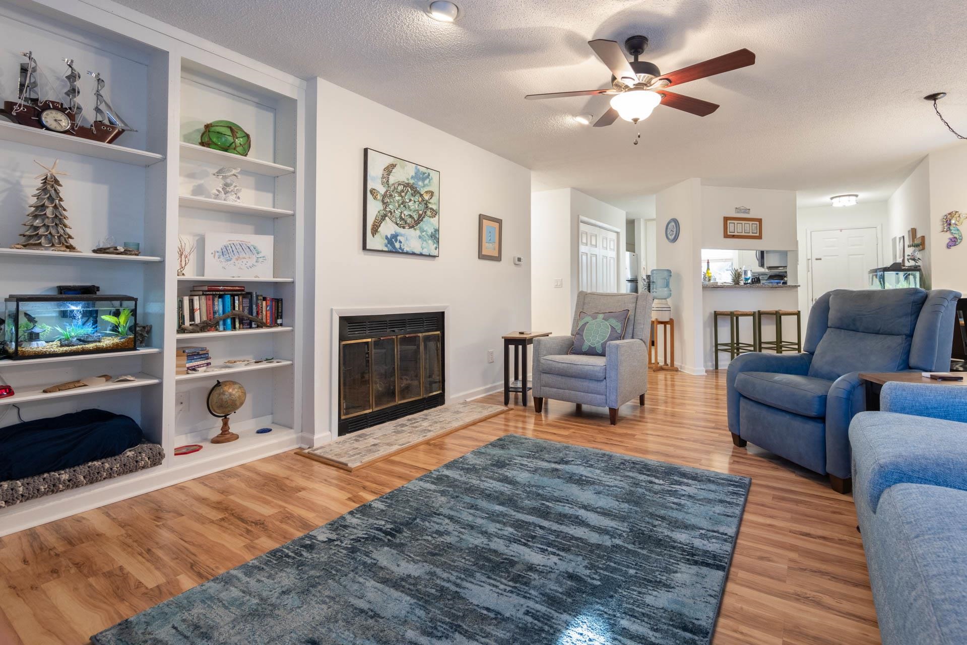 700 W First Street Unit D12