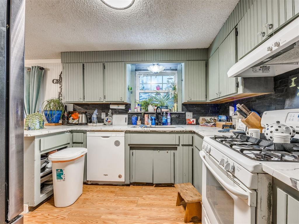 7536 NW 115th Street