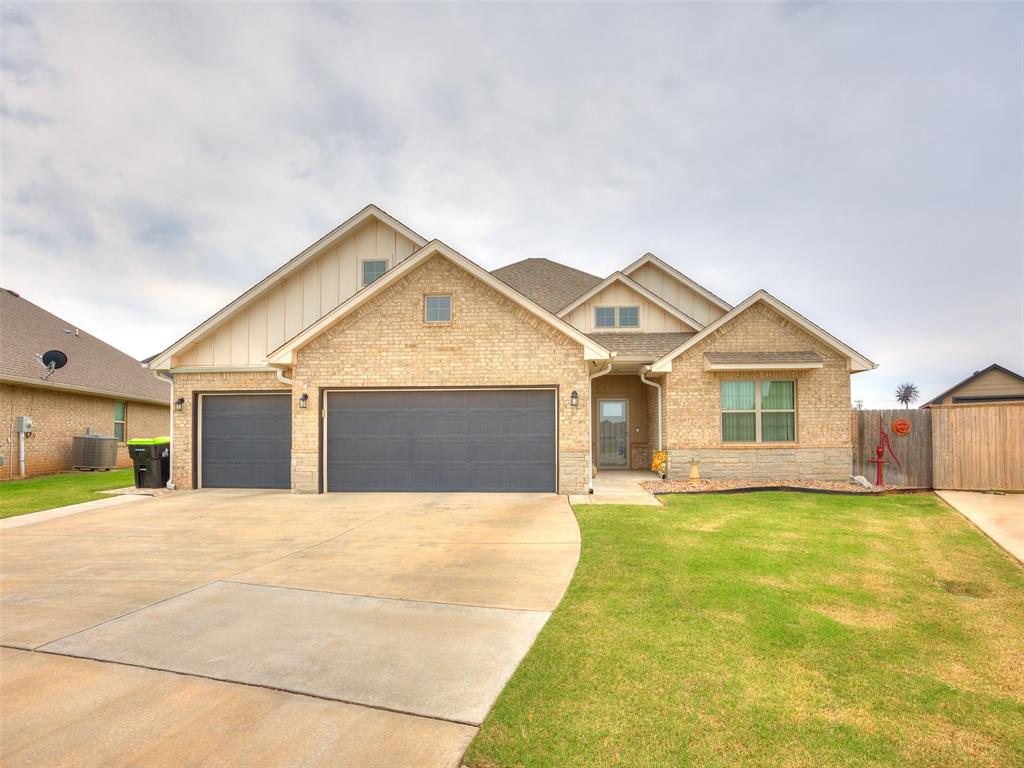 447 NE Auburn Lane