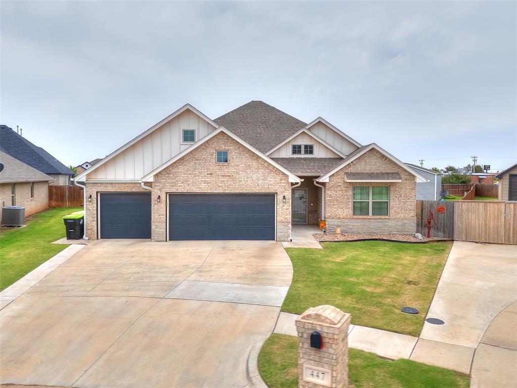 447 NE Auburn Lane