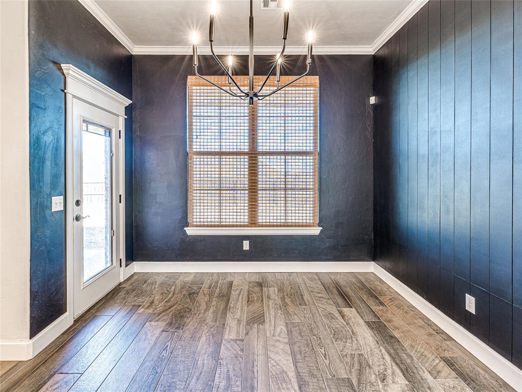 1204 N Wisteria Terrace