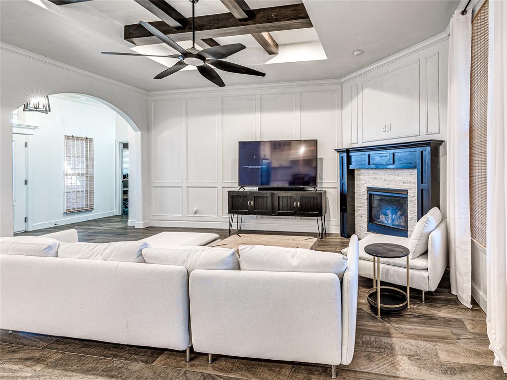 1204 N Wisteria Terrace