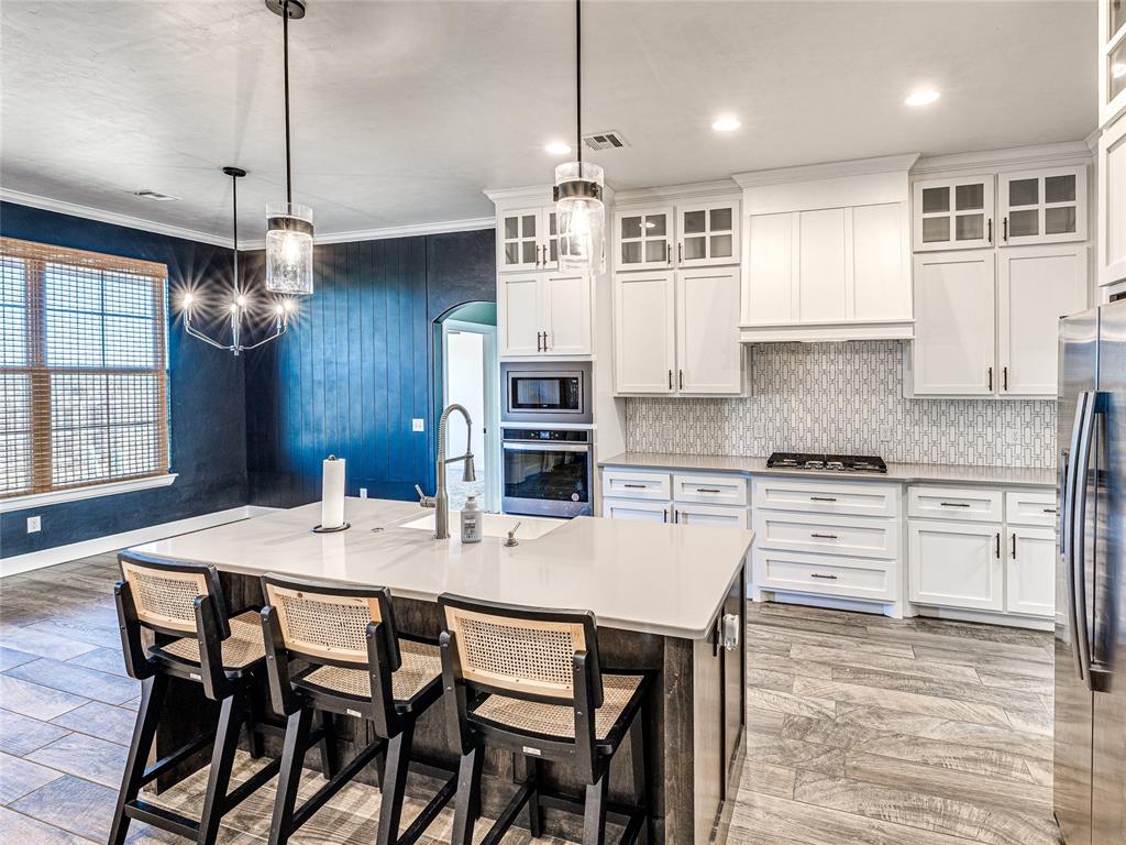 1204 N Wisteria Terrace