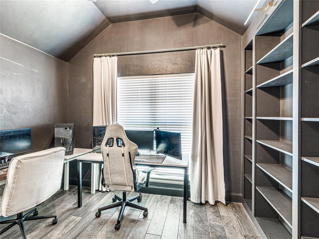 1204 N Wisteria Terrace