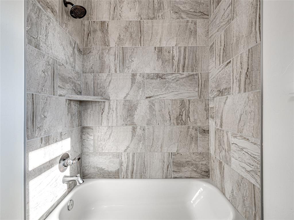 1204 N Wisteria Terrace