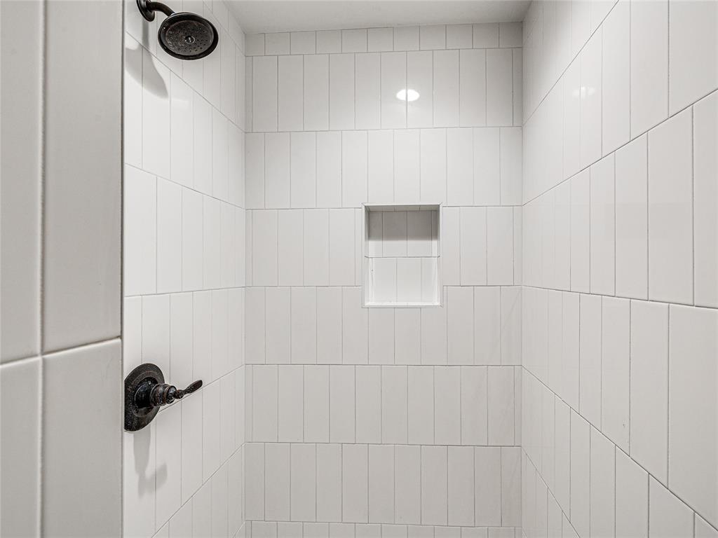 1204 N Wisteria Terrace