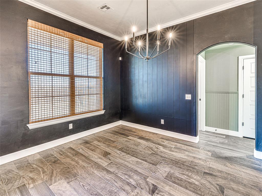 1204 N Wisteria Terrace