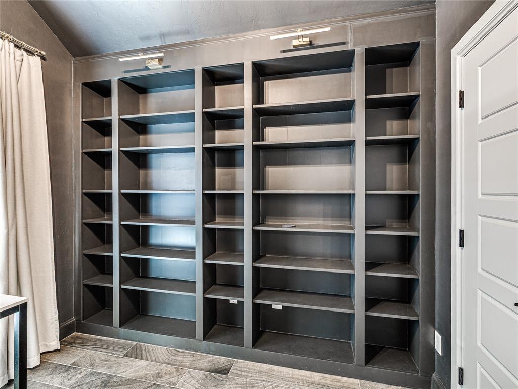 1204 N Wisteria Terrace