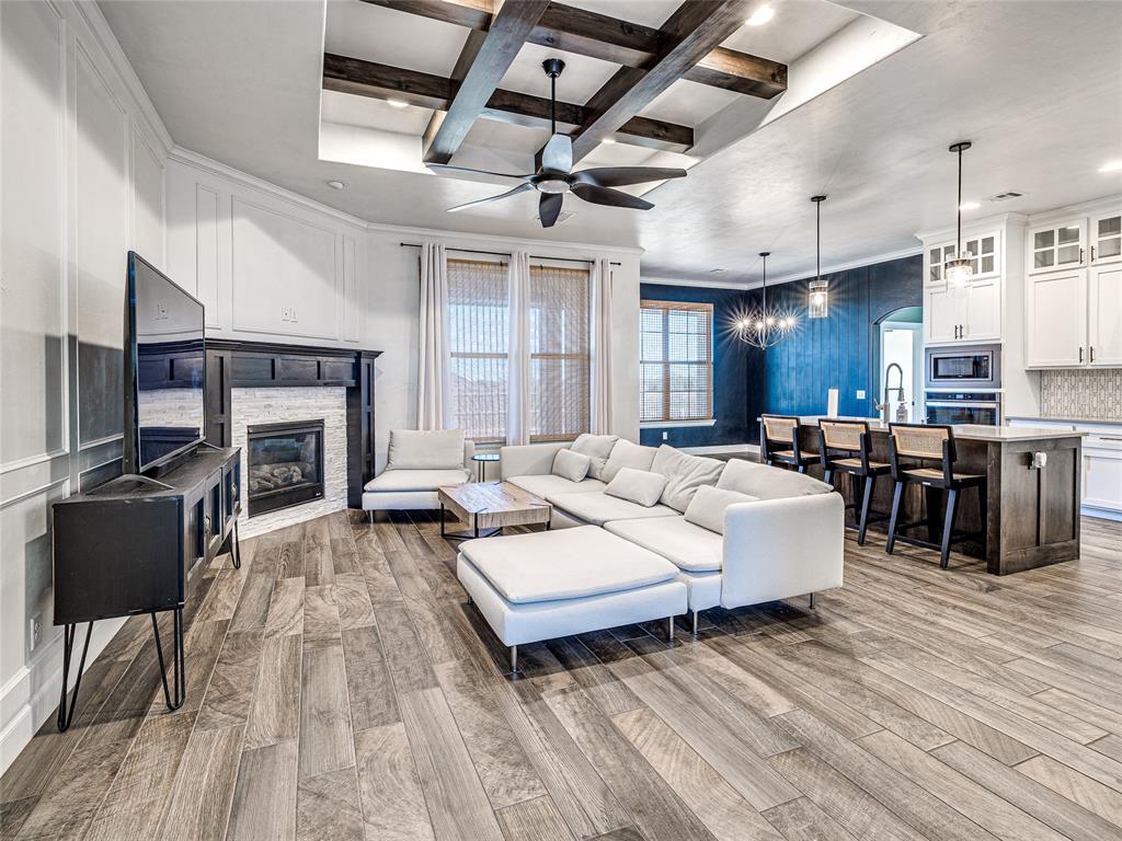 1204 N Wisteria Terrace