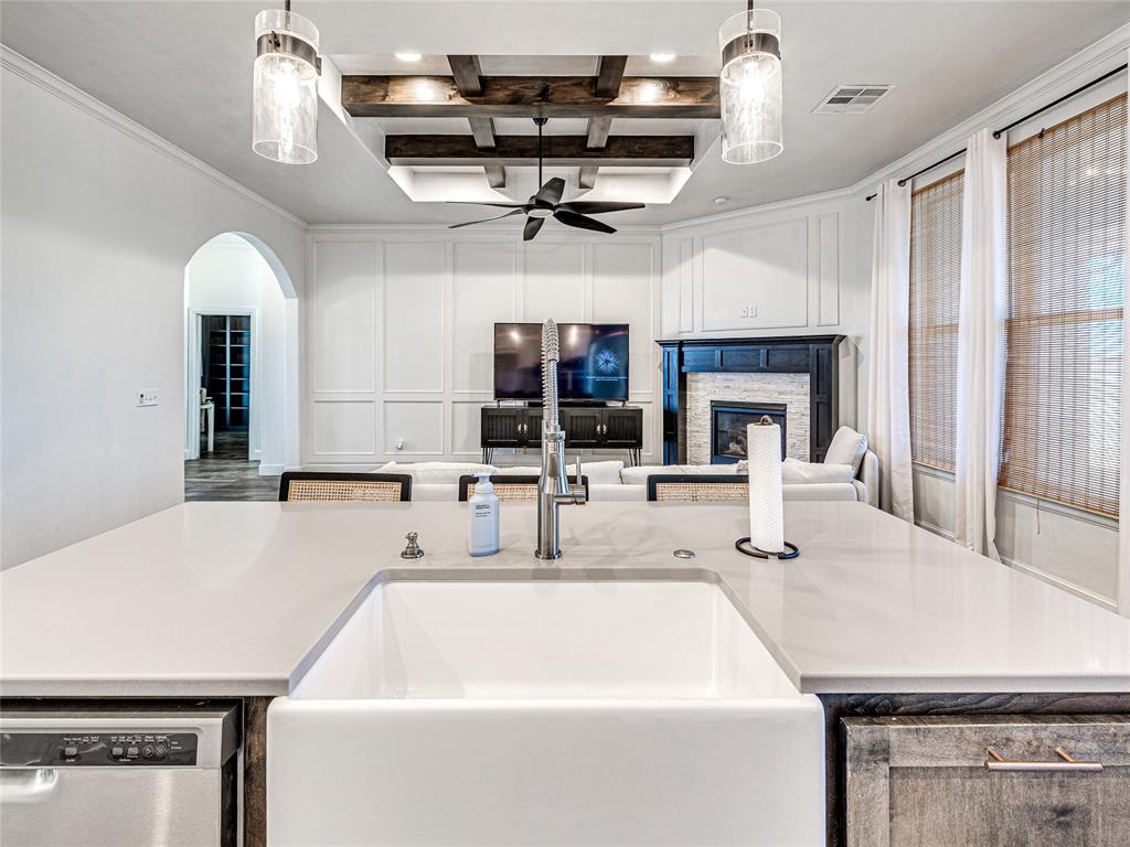 1204 N Wisteria Terrace