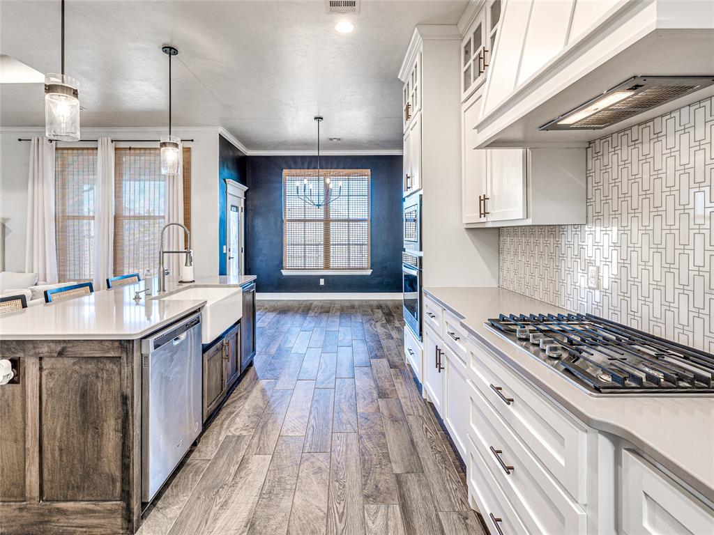 1204 N Wisteria Terrace