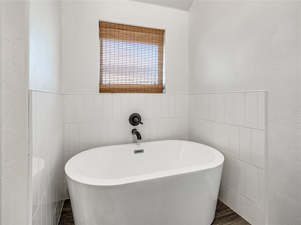 1204 N Wisteria Terrace