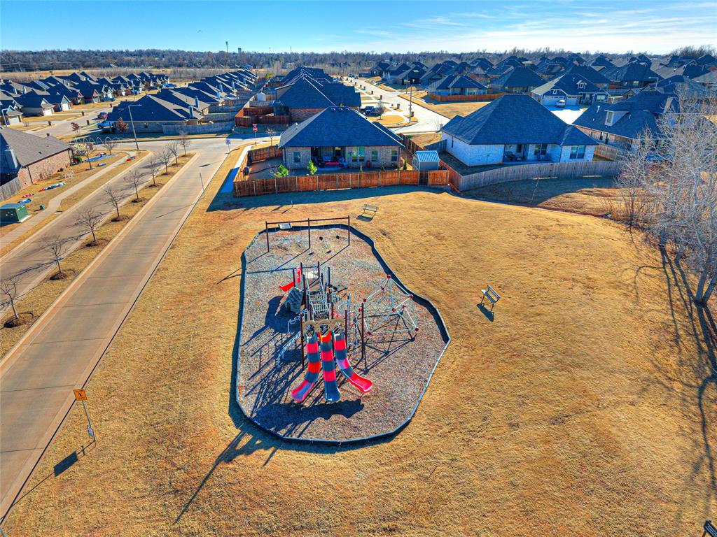 1204 N Wisteria Terrace