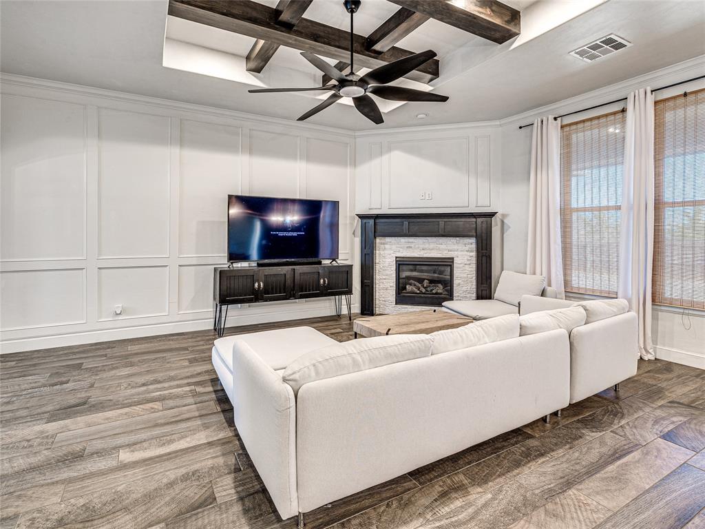 1204 N Wisteria Terrace