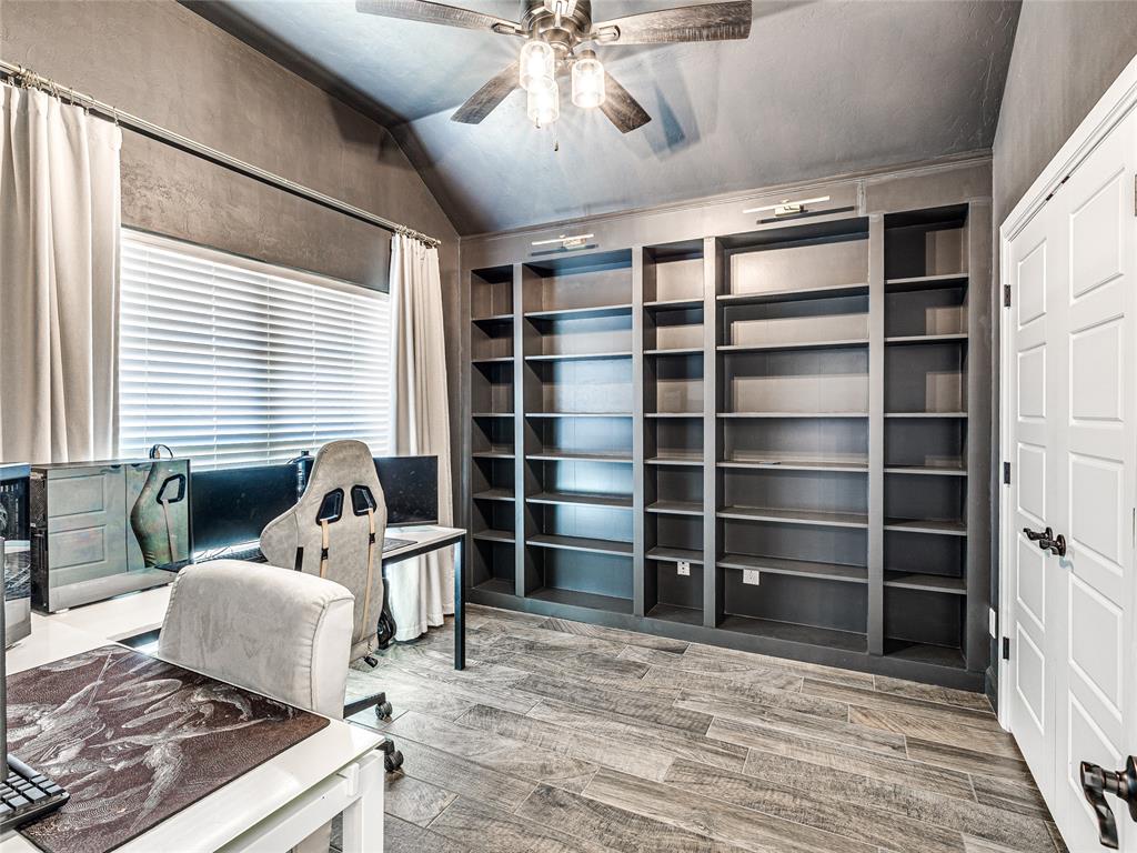 1204 N Wisteria Terrace