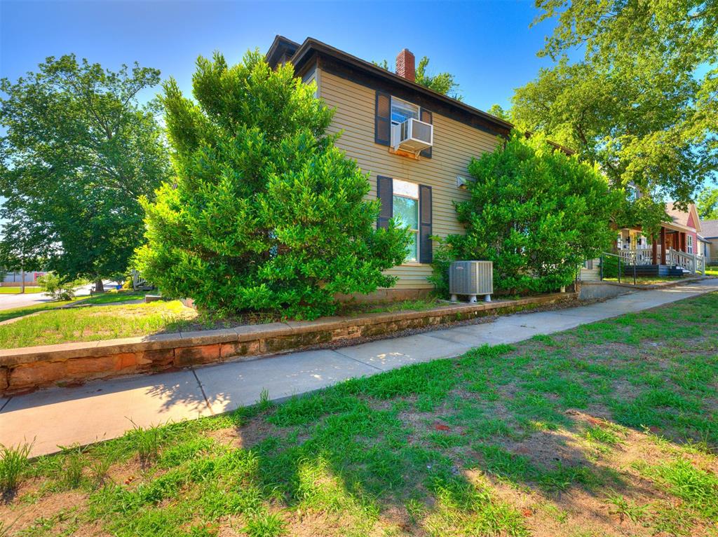 220 E Springer Avenue