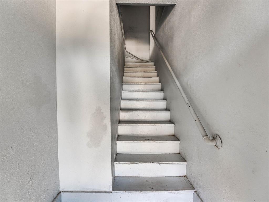 220 E Springer Avenue