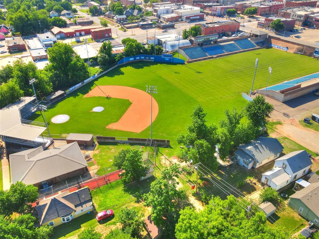 220 E Springer Avenue