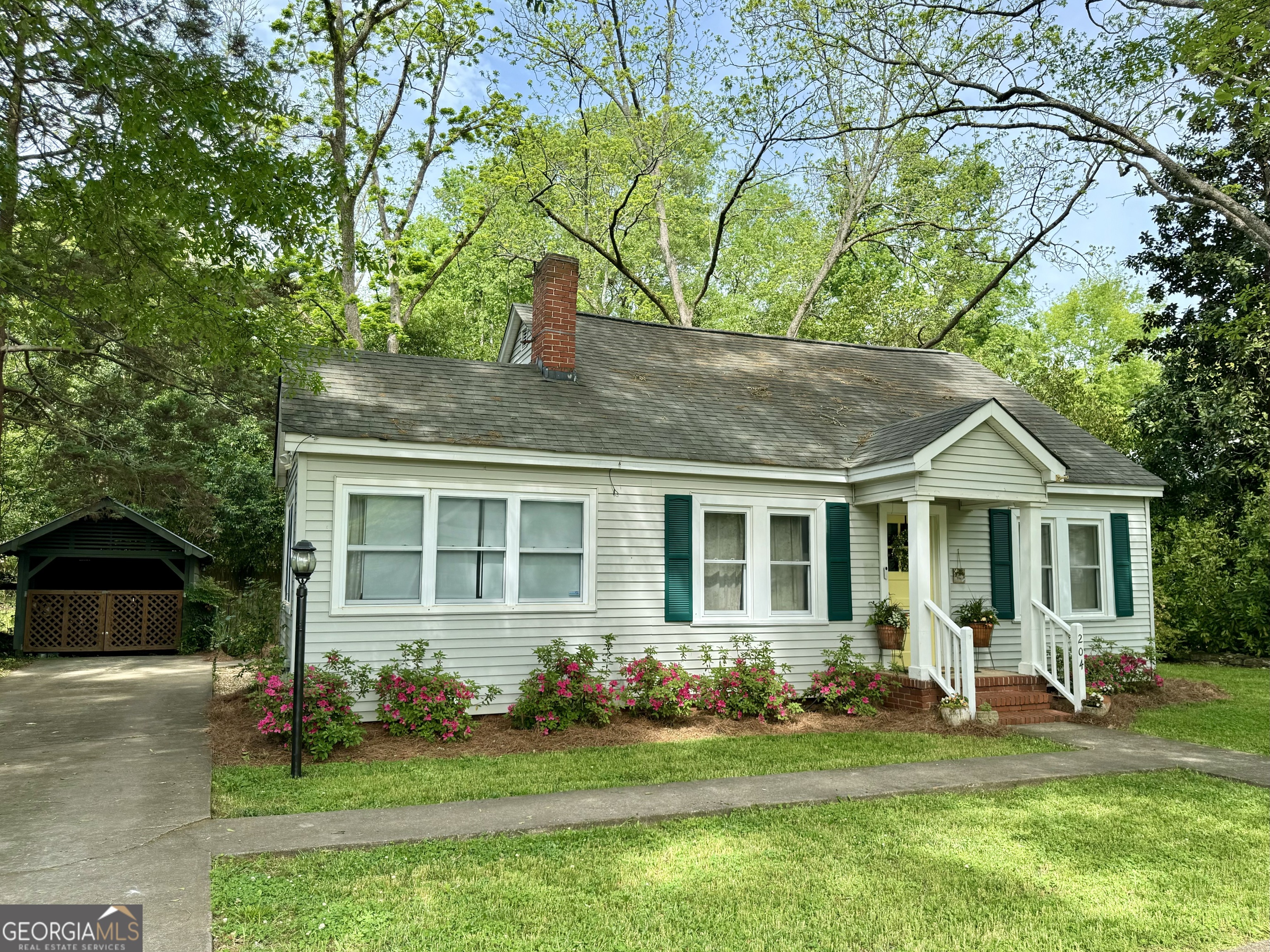 204 N Walnut Street