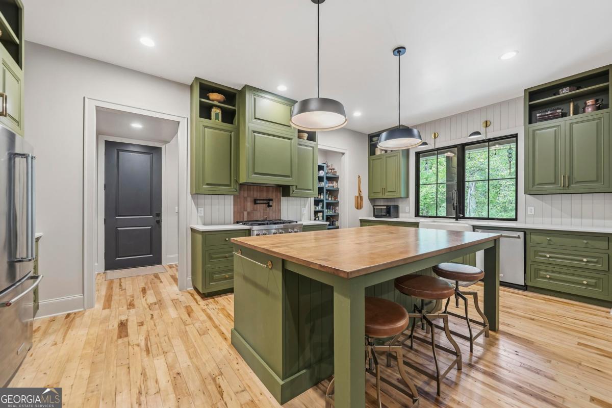 141 Pearl Moon Drive