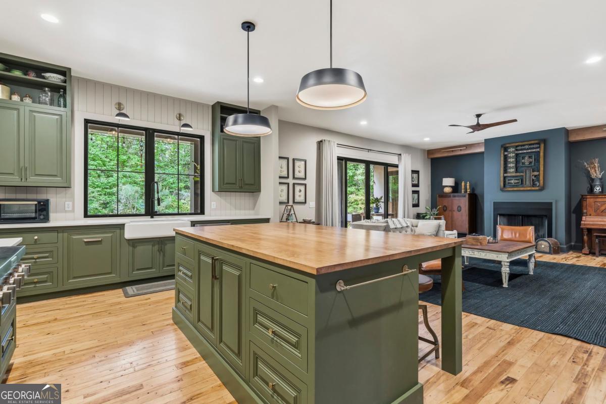 141 Pearl Moon Drive