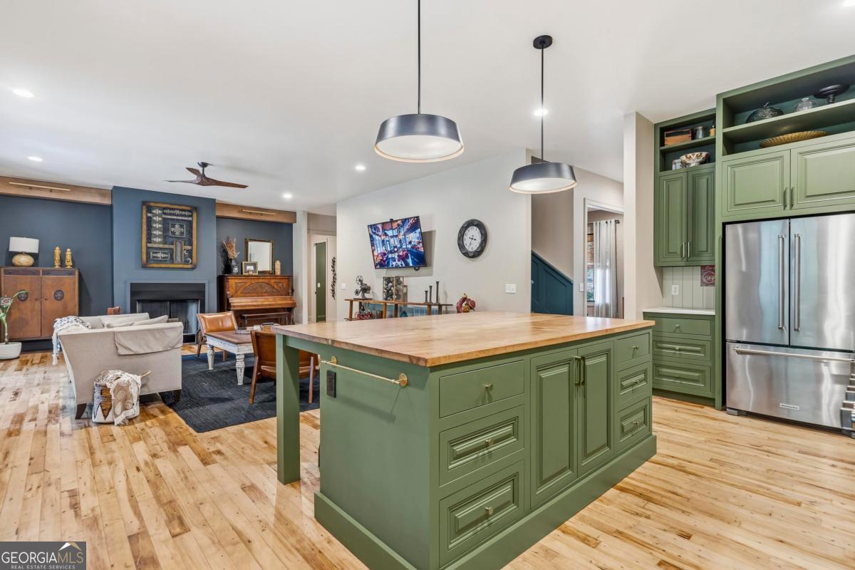 141 Pearl Moon Drive