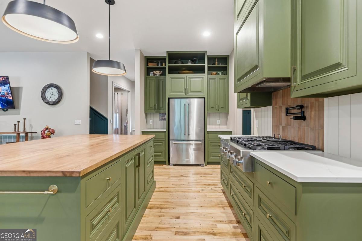 141 Pearl Moon Drive
