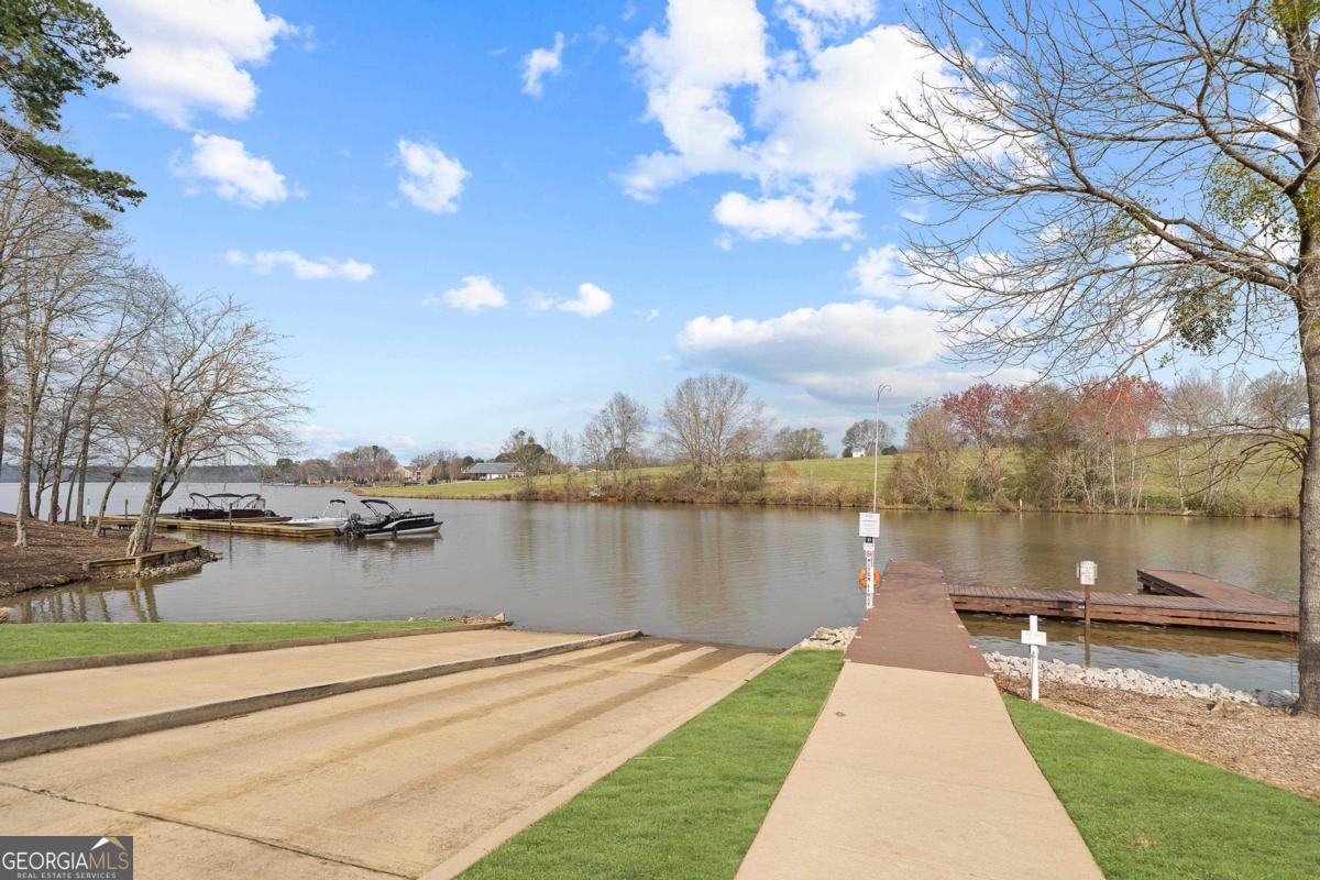 1020 Lake Terrace Bend