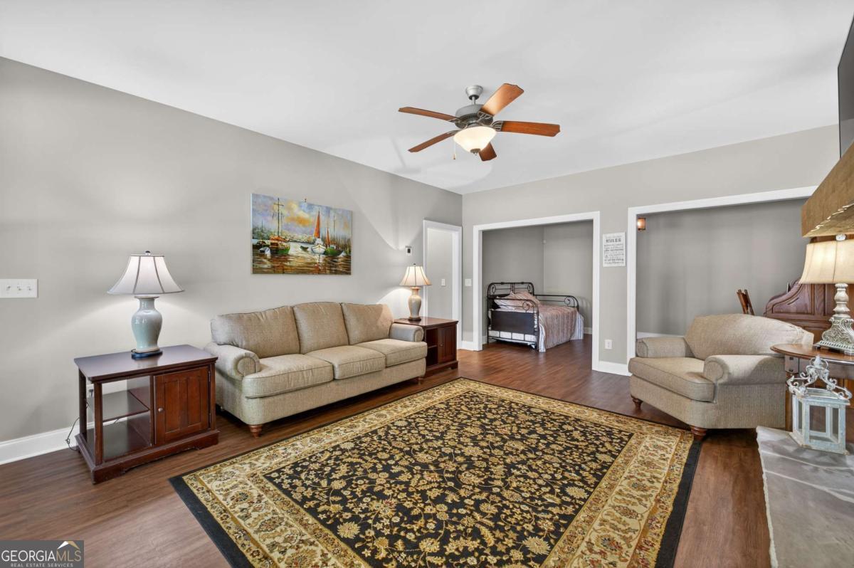 1230 Sailview Drive