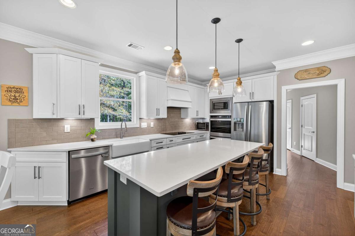 1230 Sailview Drive