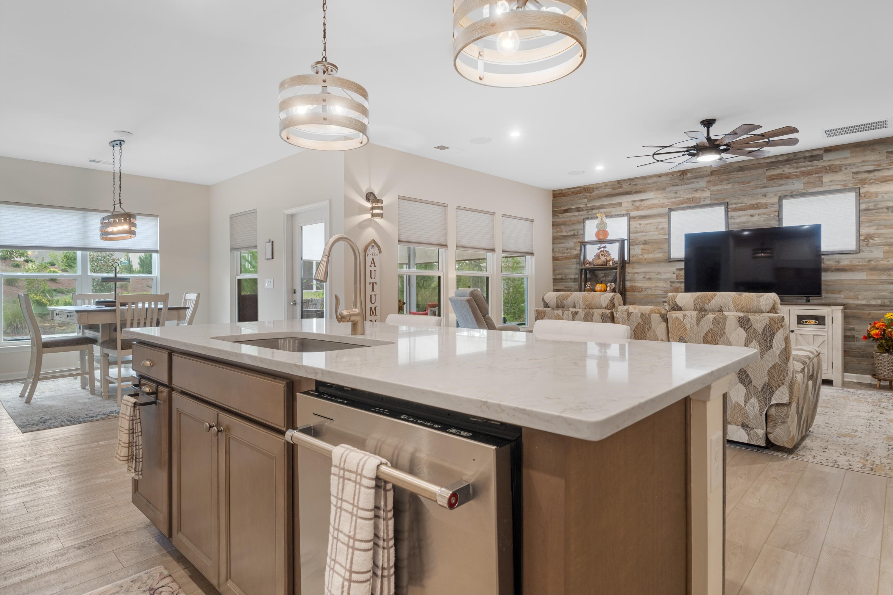 1081 SOUTHWOOD WAY