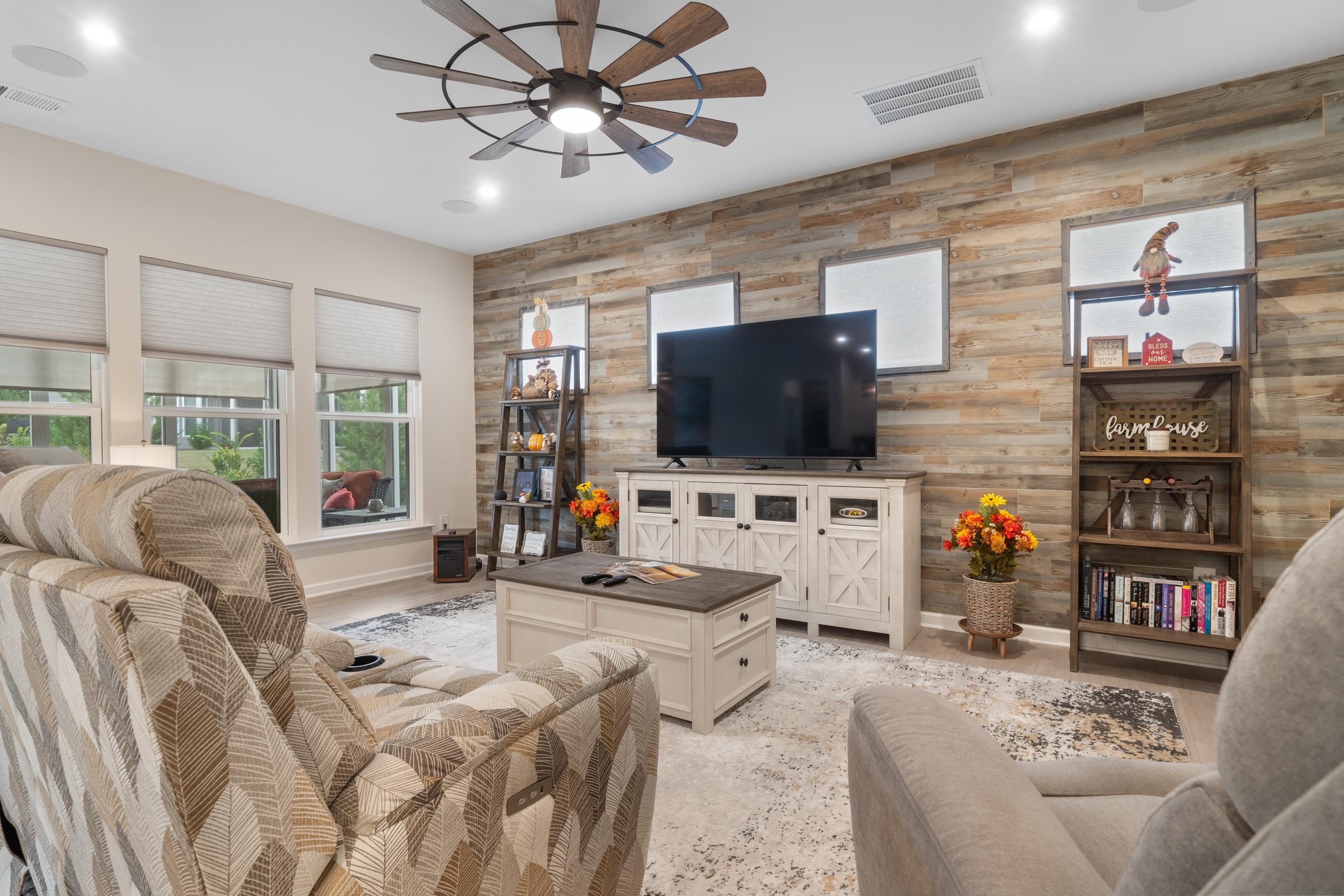 1081 SOUTHWOOD WAY