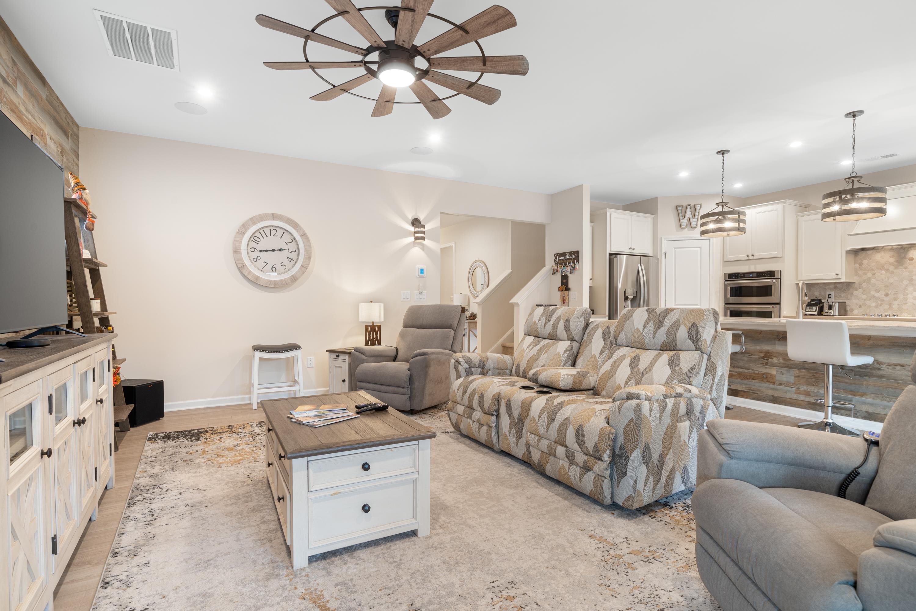 1081 SOUTHWOOD WAY