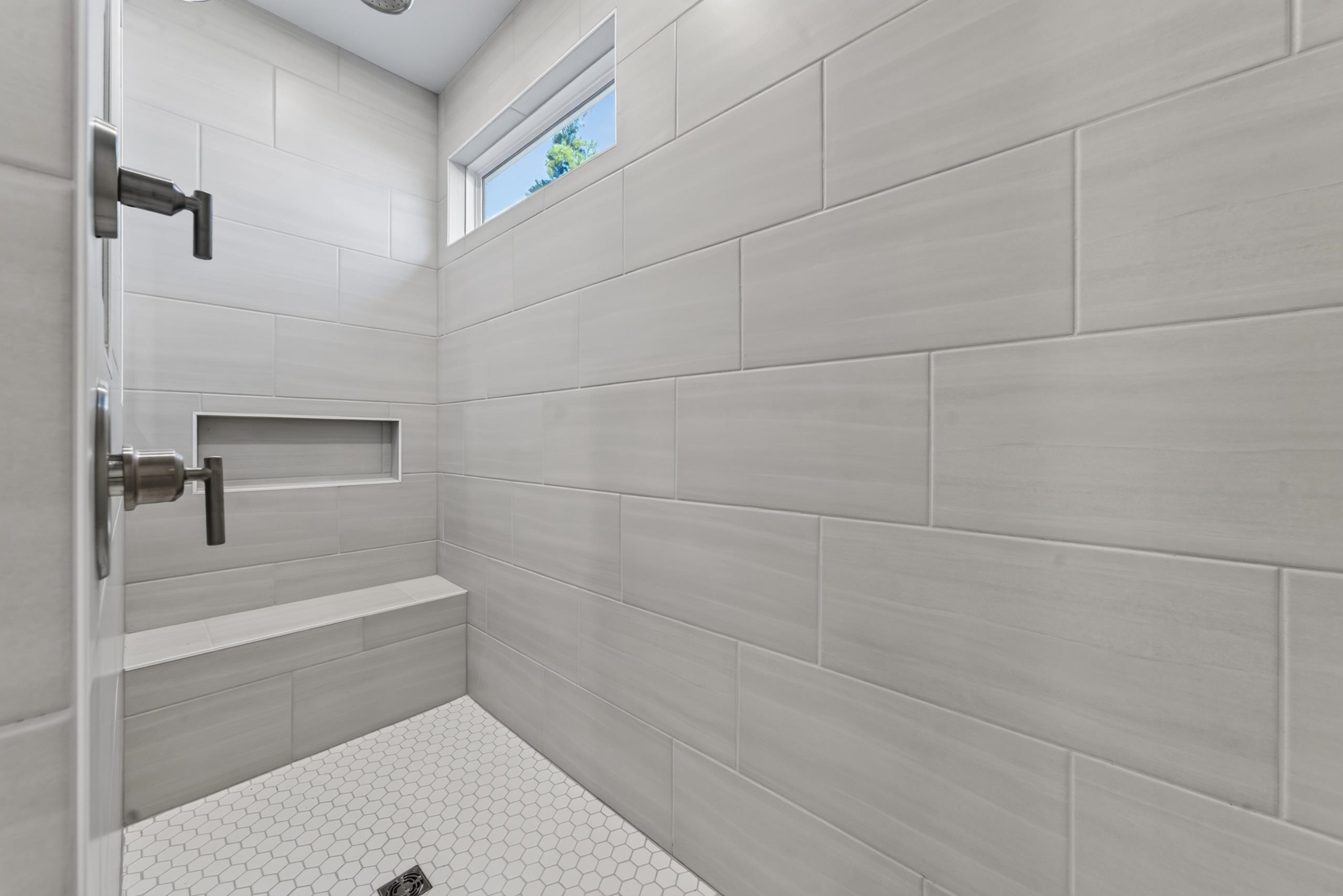 1403 CANOE DRIVE