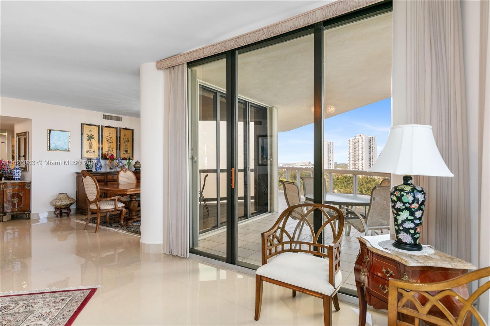 20191 E Country Club Dr # 1106