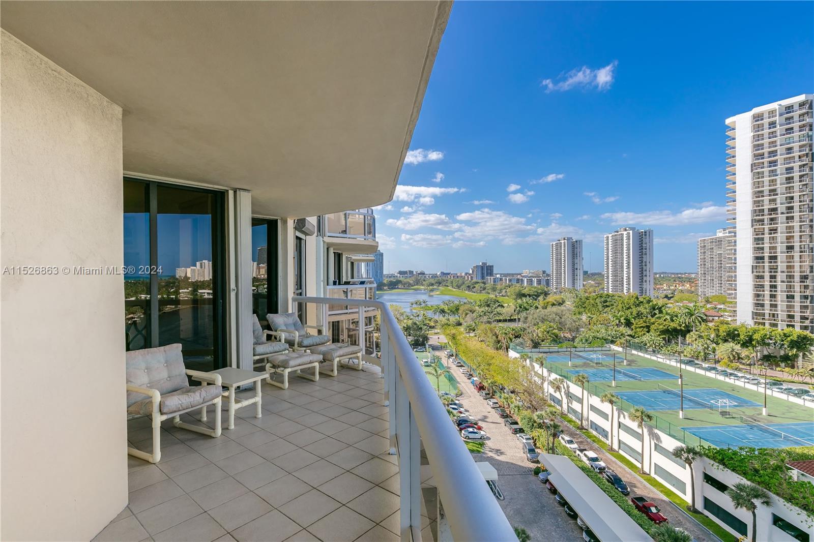 20191 E Country Club Dr # 1106