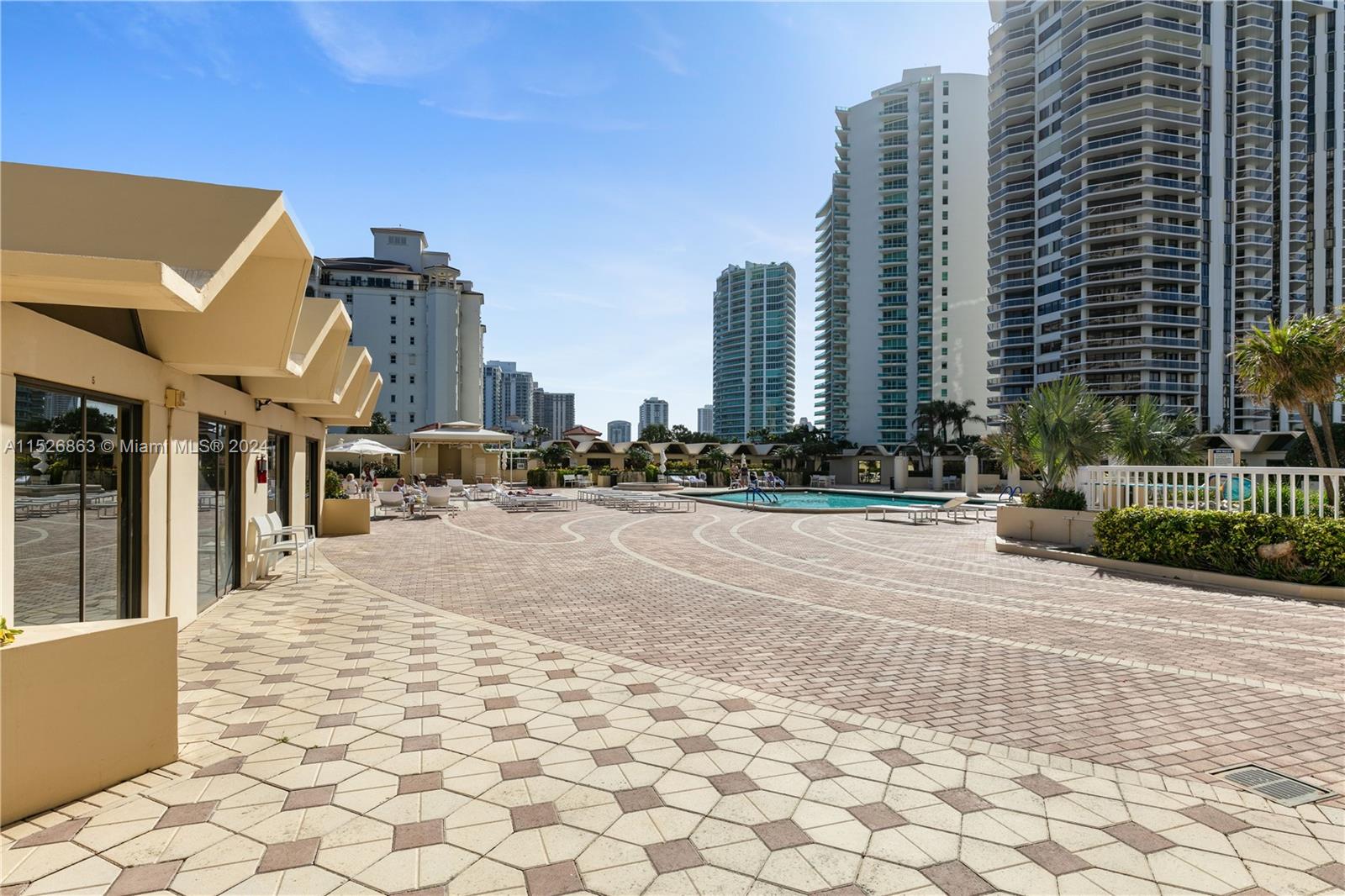 20191 E Country Club Dr # 1106