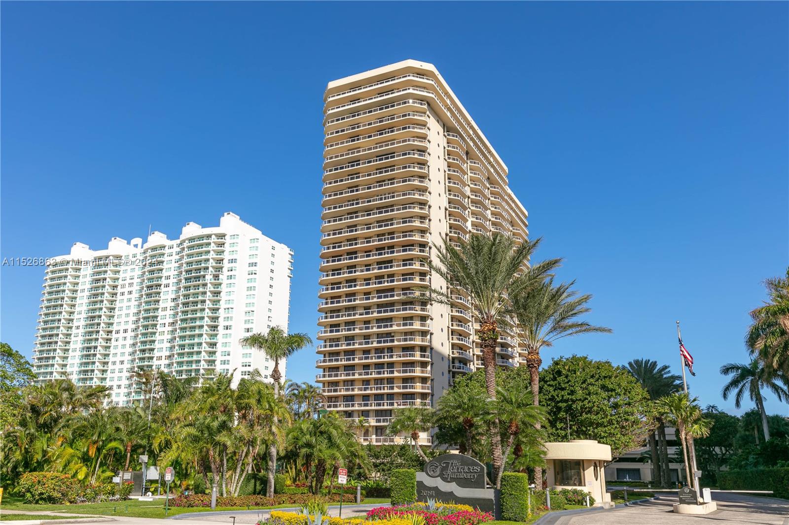 20191 E Country Club Dr # 1106