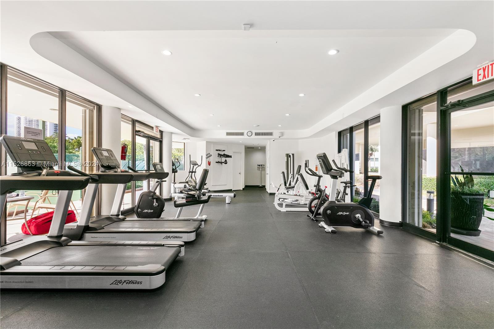 20191 E Country Club Dr # 1106