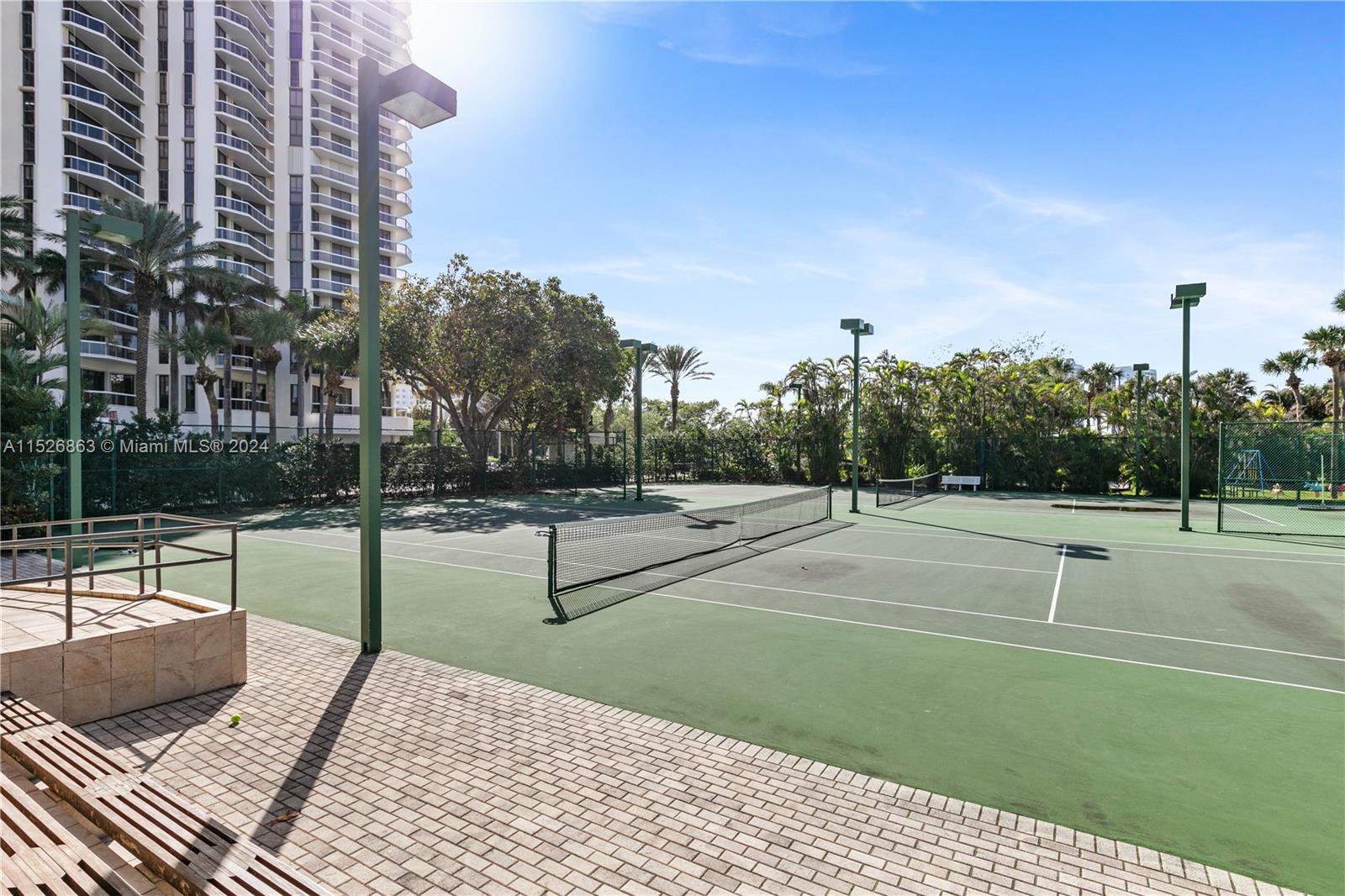 20191 E Country Club Dr # 1106