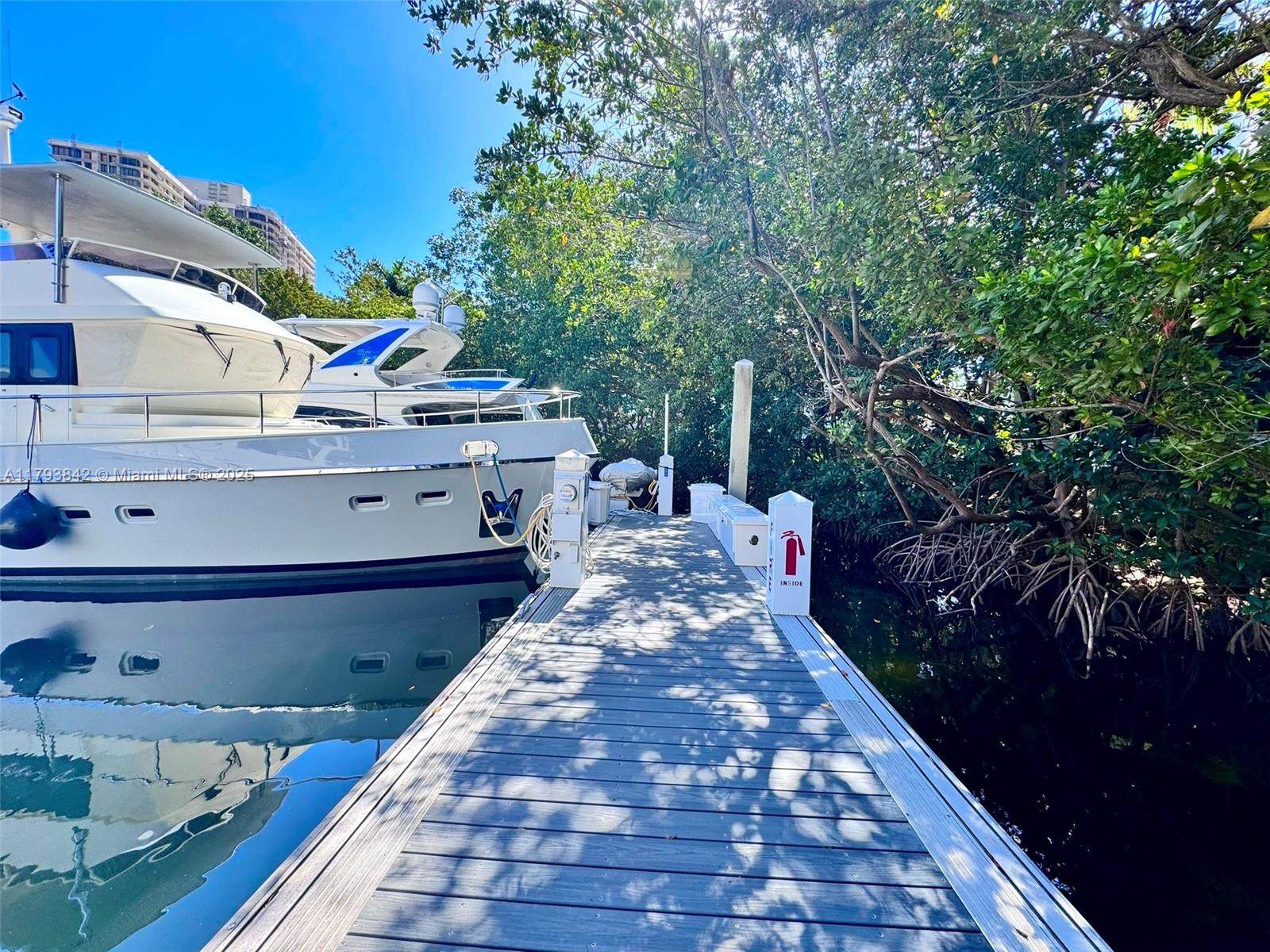 3575 Mystic Pointe Dr. Slip 99