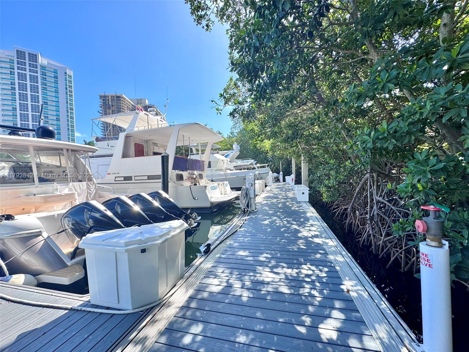 3575 Mystic Pointe Dr. Slip 99
