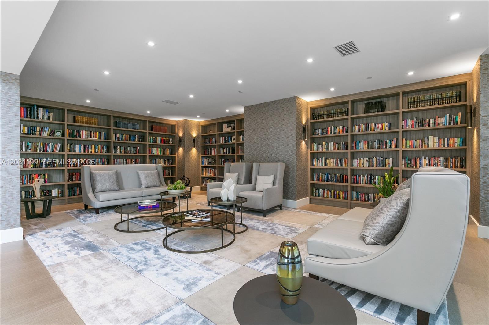 21150 Point PL # 2902 Unit: LPH 2902