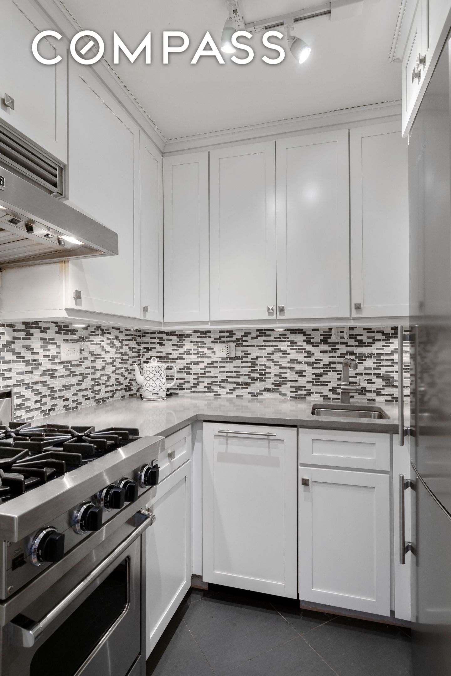 200 E 27th Street 2V