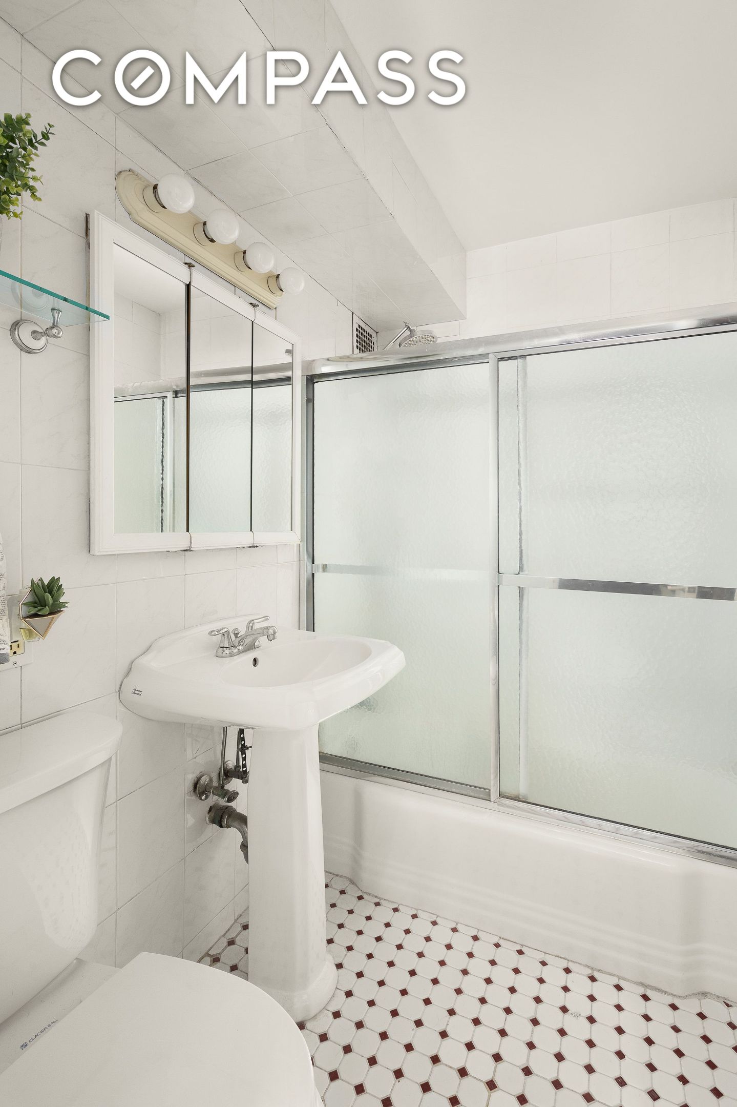 200 E 27th Street 2V