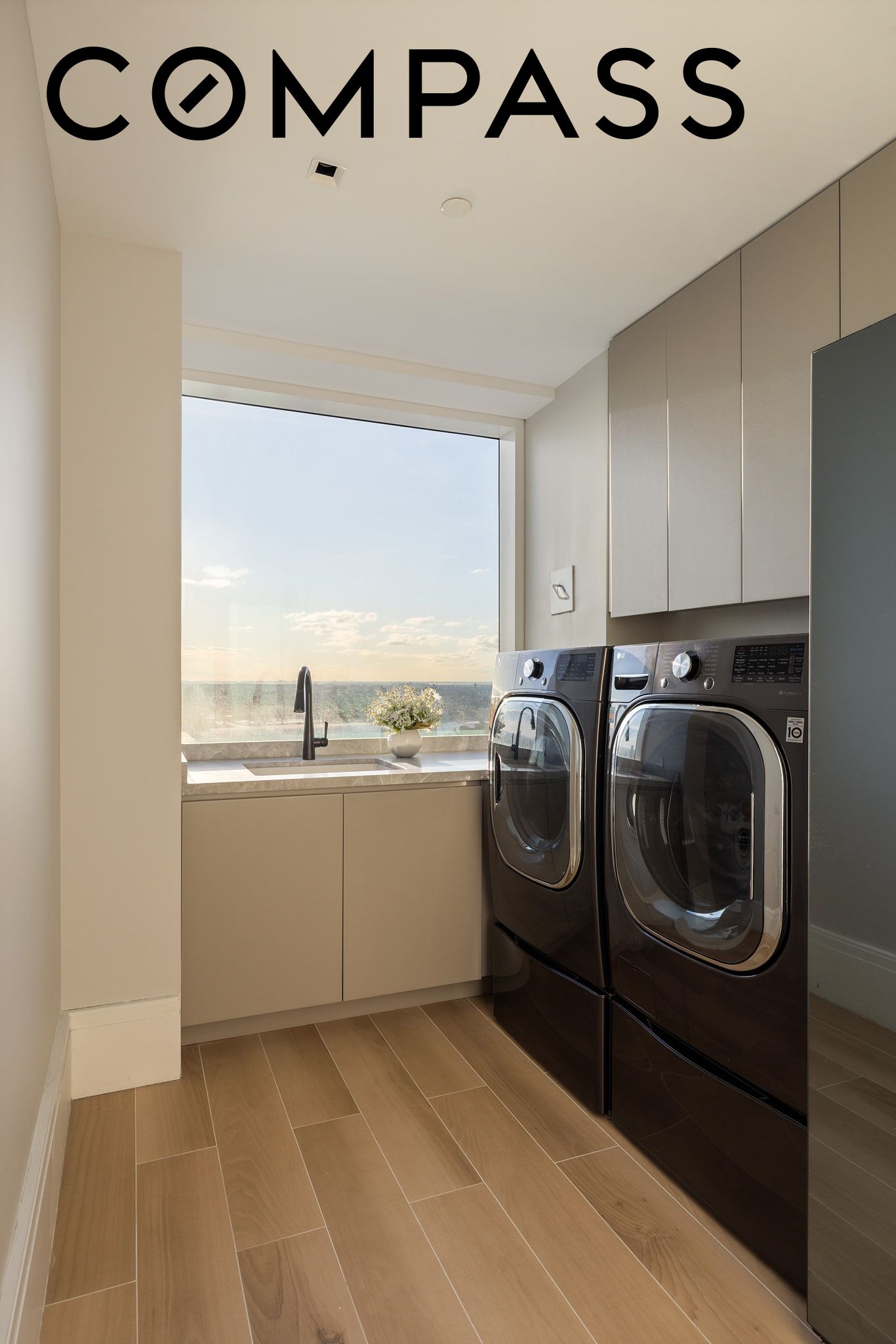 45 E 22nd Street 52/53B