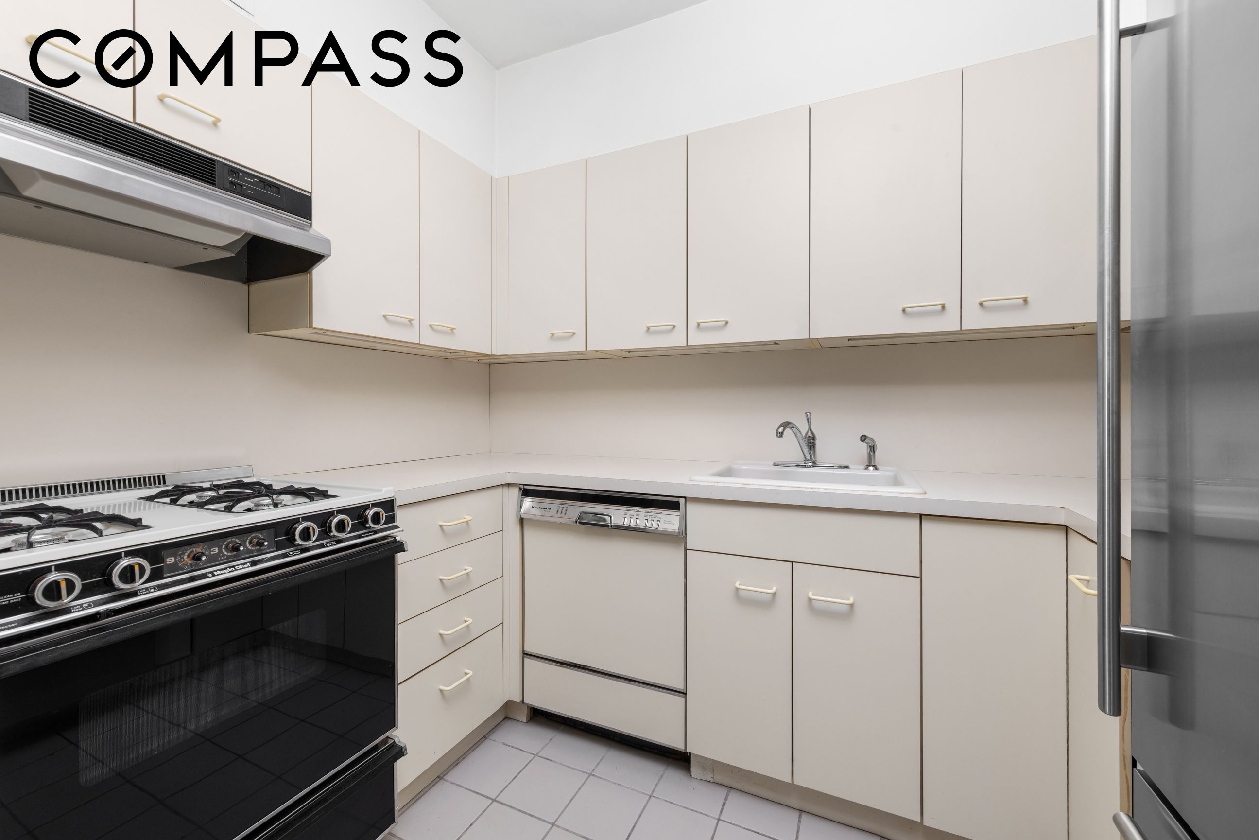 25 Sutton Place S 4I