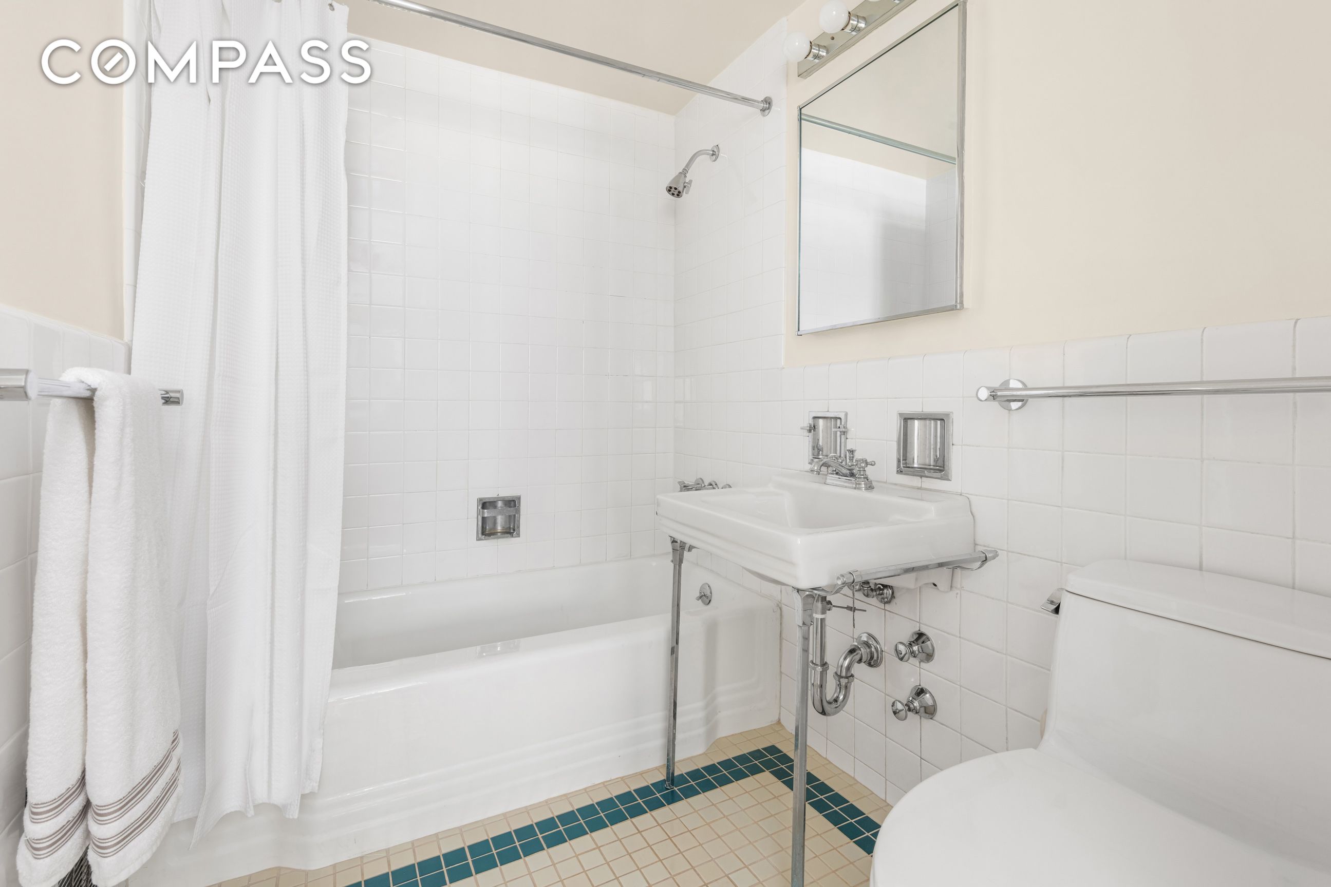 25 Sutton Place S 4I