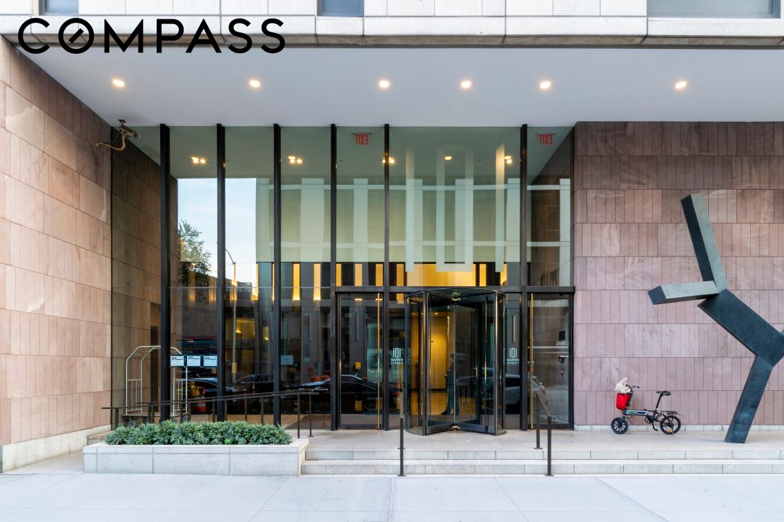 101 Warren Street 790
