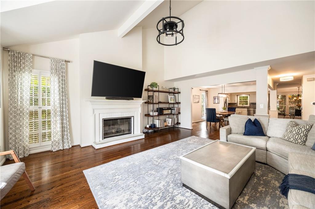 1094 Club Trace NE